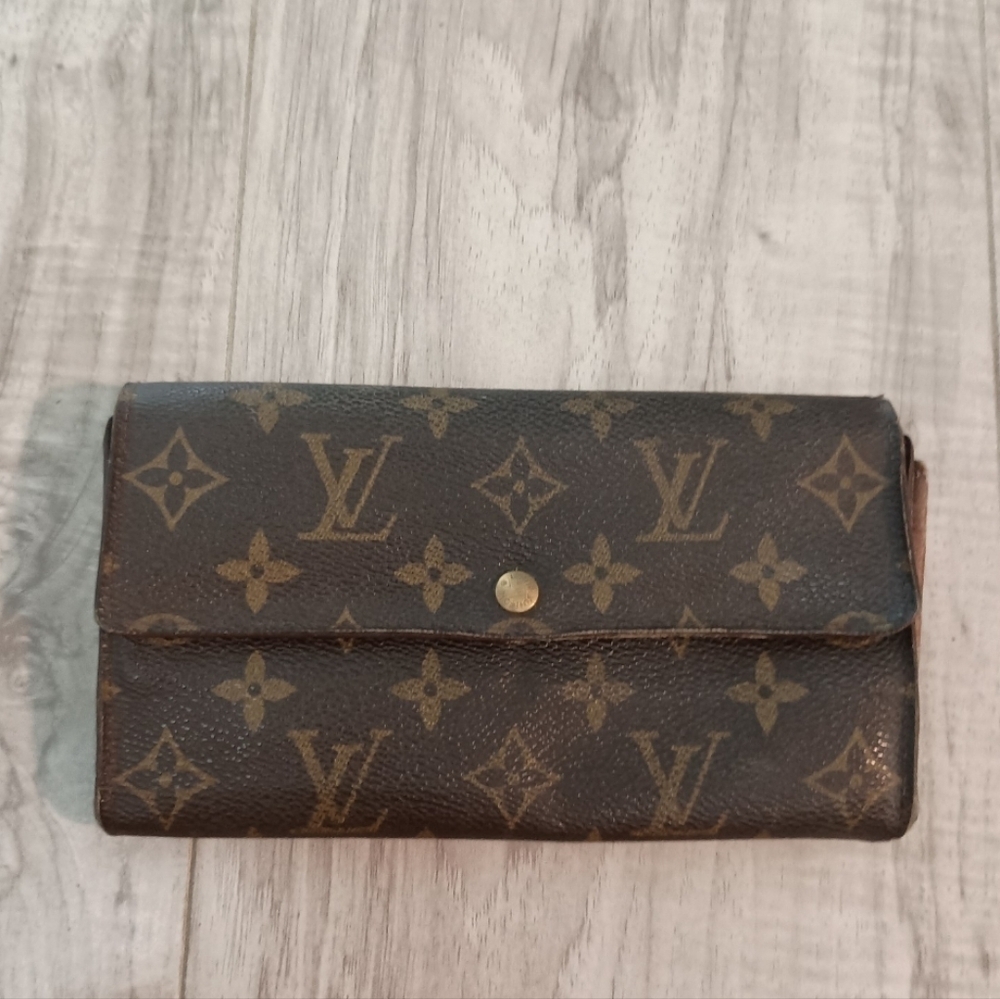Louis Vuitton Monogram Sarah Long Wallet